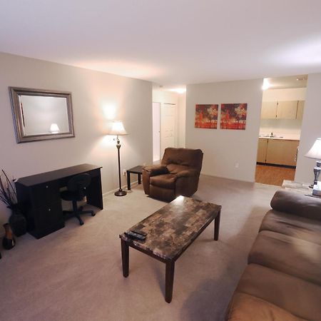 Paris Plaza Apartamento Elliot Lake Exterior foto