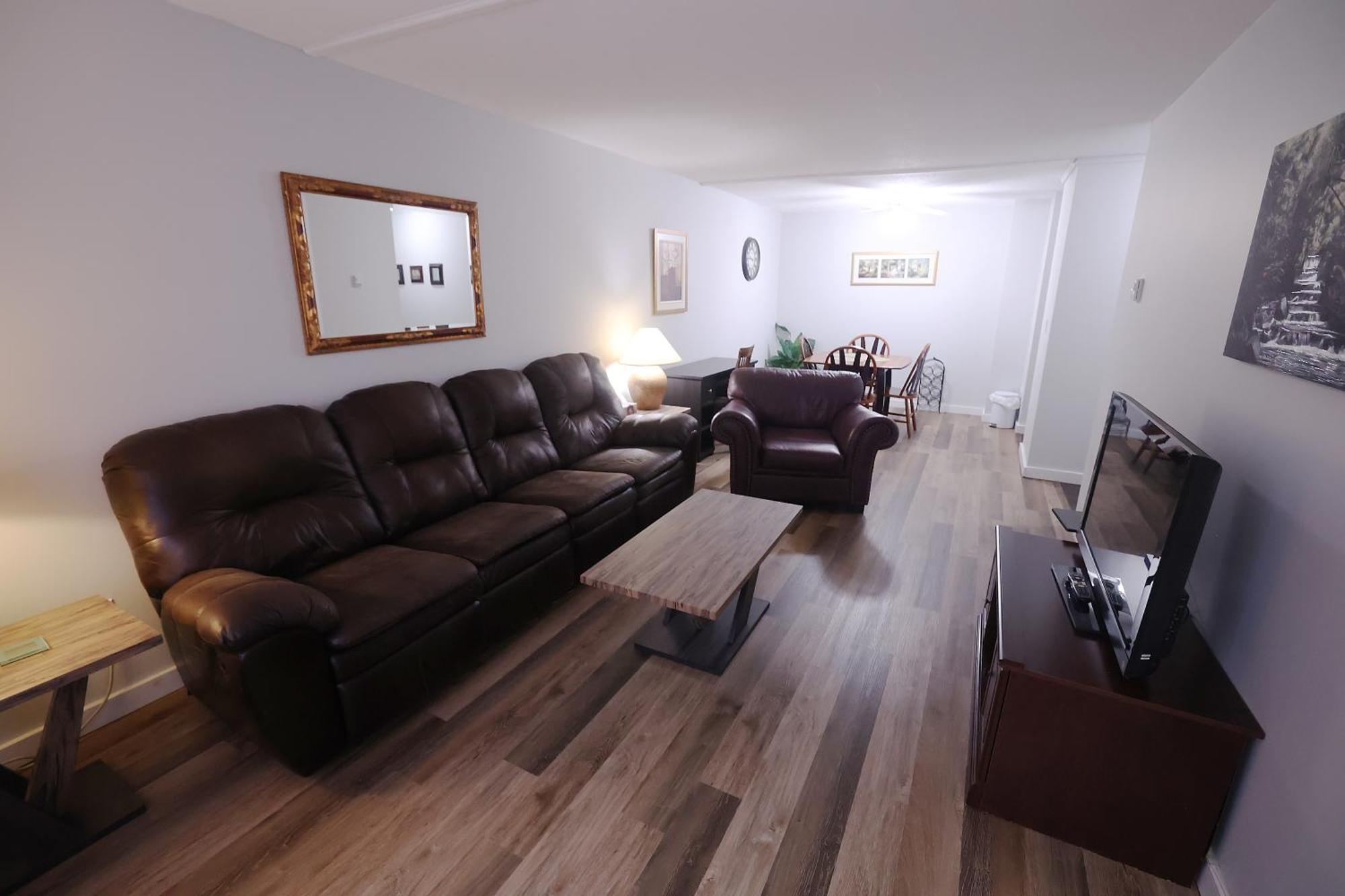 Paris Plaza Apartamento Elliot Lake Exterior foto